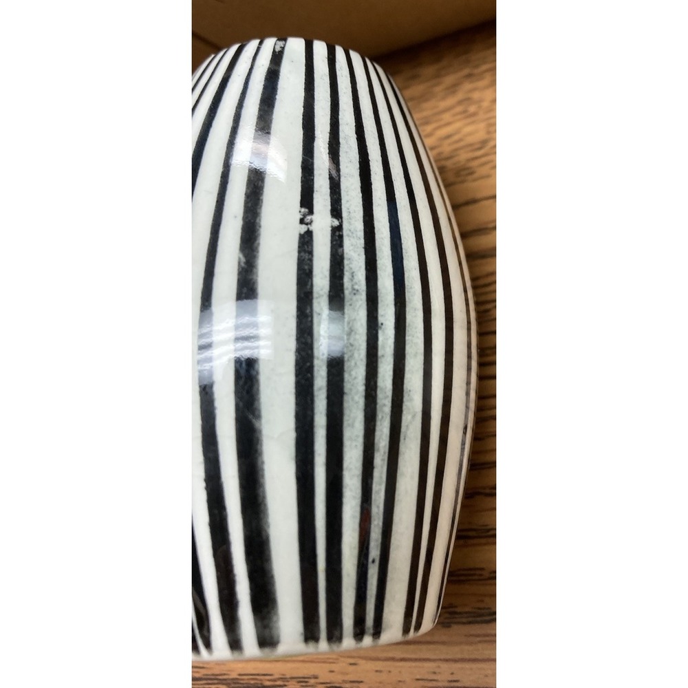 Vintage Secla Black & White Drum Style Salt & Pepper Shakers Portugal - Picture 12 of 15